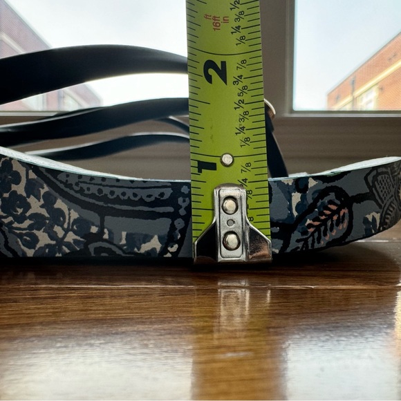 Tory Burch Women's Black / Navy Thandie Wedge Flip Flops - Picture 10 of 10